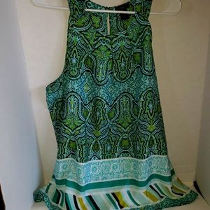 Ann Taylor sleeveless blouse size 16  Green Paisley design